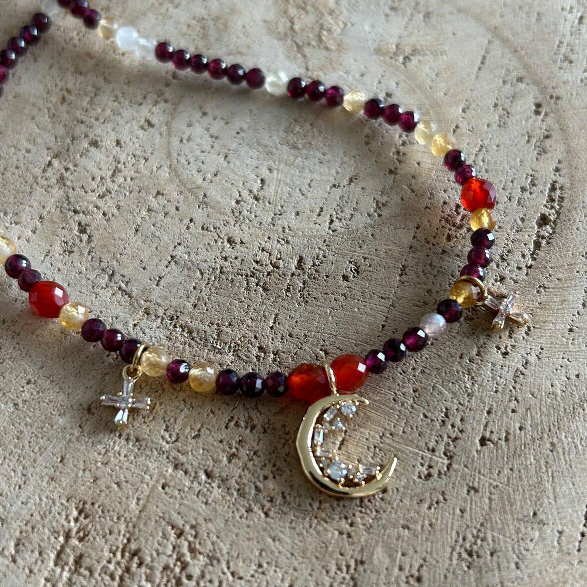 Collier perles & lune