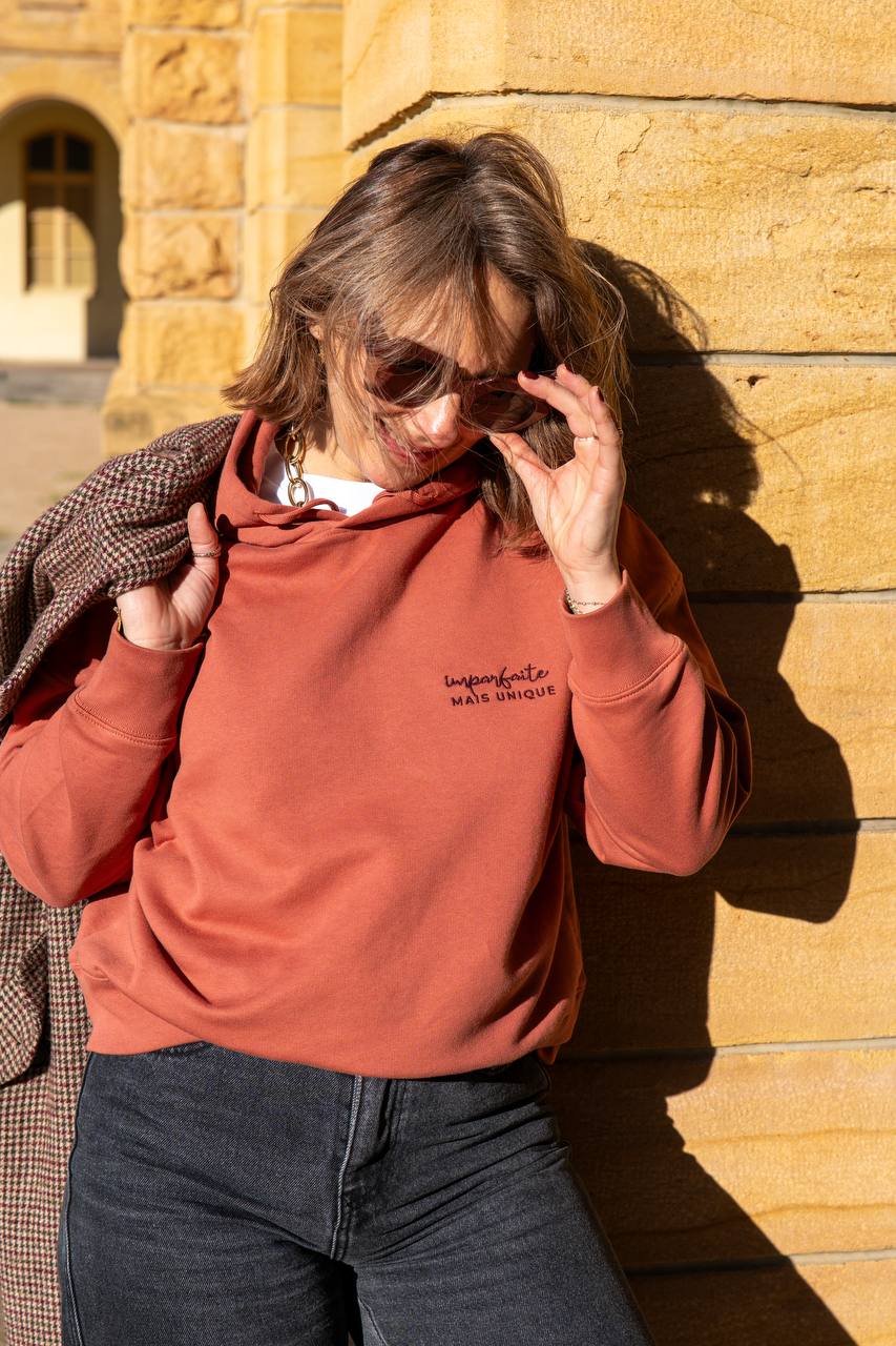 Sweat à capuche "Imparfaite mais unique"