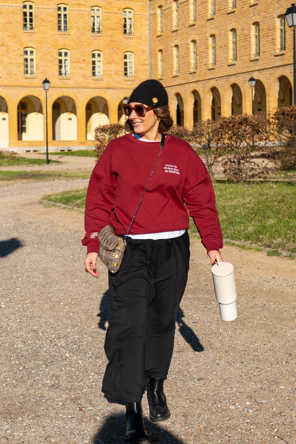 Sweat col rond "moins de drama plus de karma"