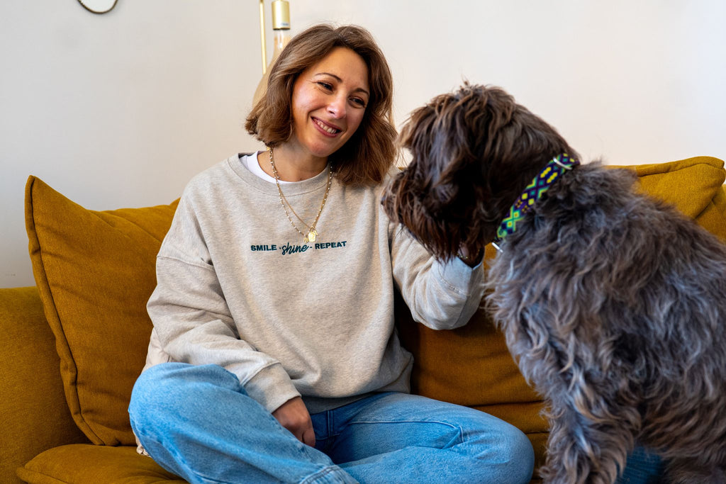 Sweat col rond "Smile-Shine-Repeat"