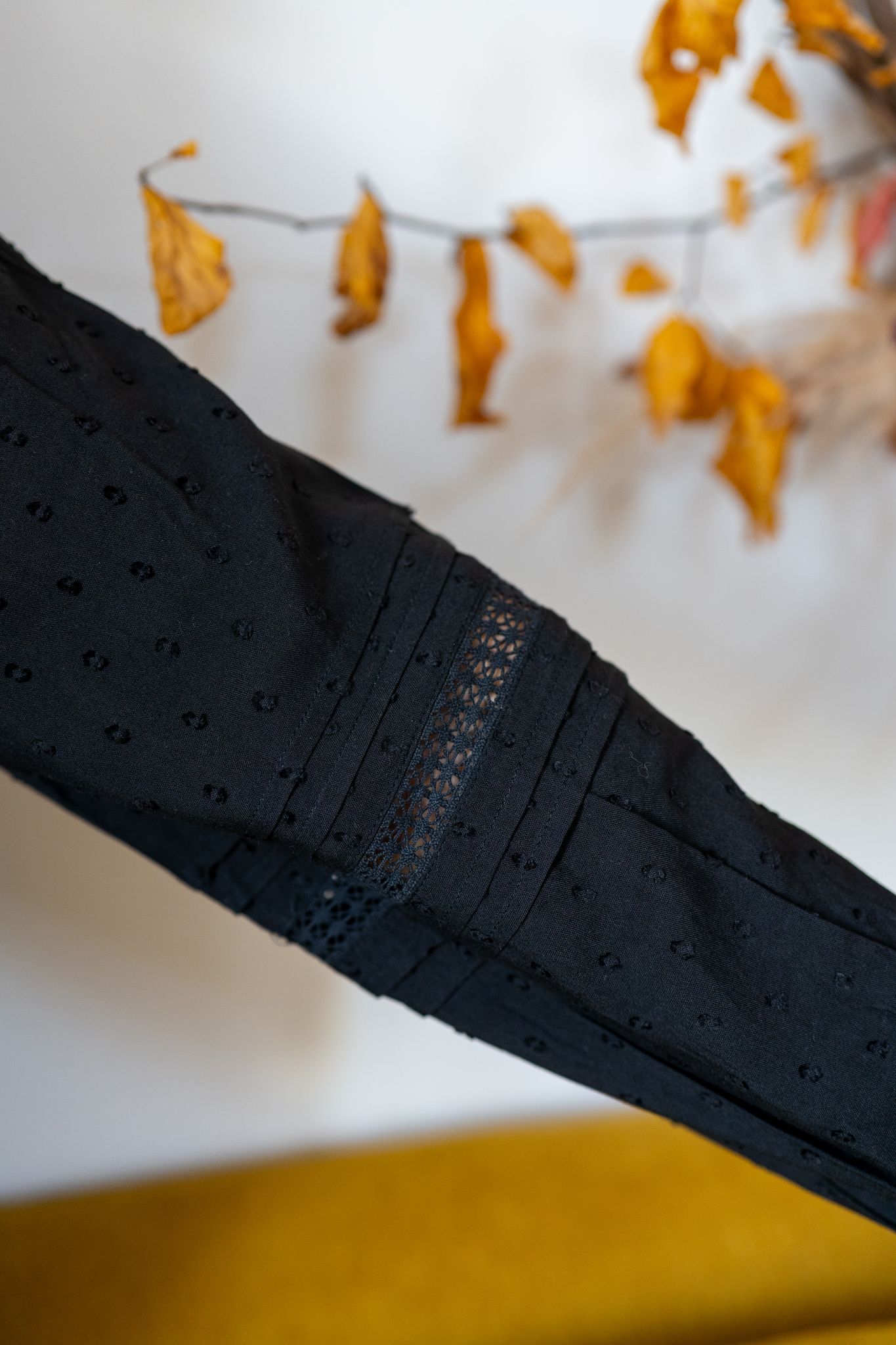 Blouse noire dentelle Carmine