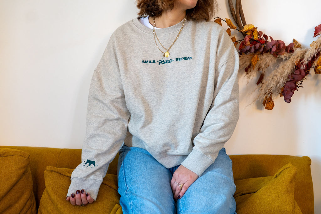 Sweat col rond "Smile-Shine-Repeat"
